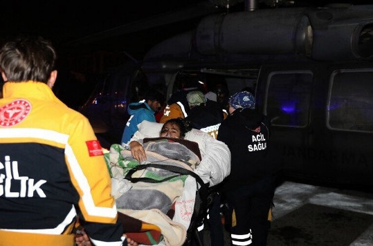 Hatay merkezli depremlerde yaralananlar Adana'ya sevk ediliyor